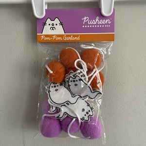 New in Package Pusheen Halloween Pom Pom Garland